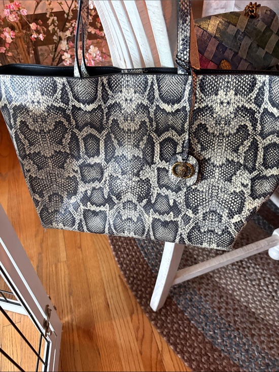 Kurt Geiger Handbags - Kurt Geiger Black & Cream Snake-Print Tote